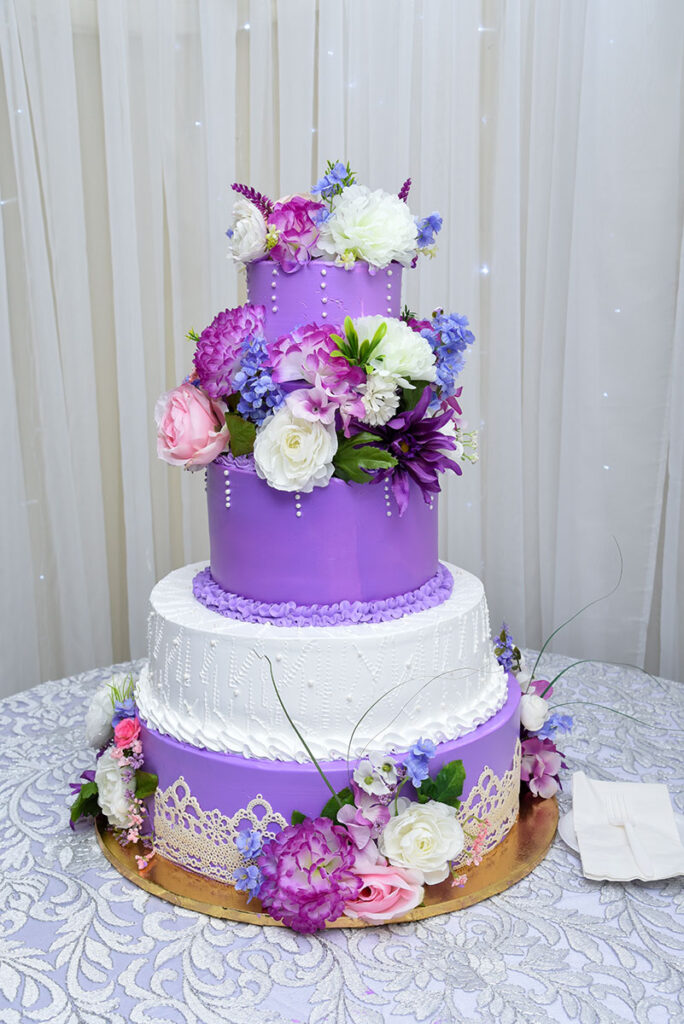 pastel de quinceañera lila morado