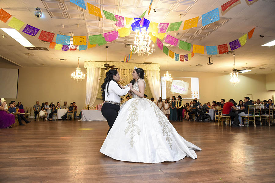 bailando con mamá la mejor canción de vals latina de quinceañera