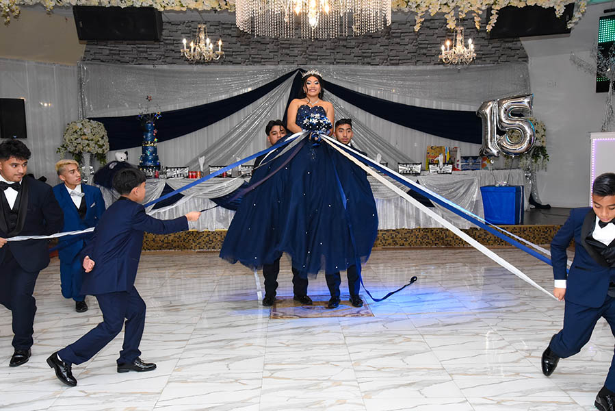 coreografía con Canciones de Quinceañera Vals en español