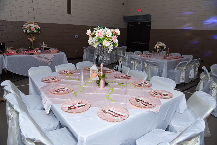 Mesas Decoradas para Fiestas de Quinceañera cuadradas